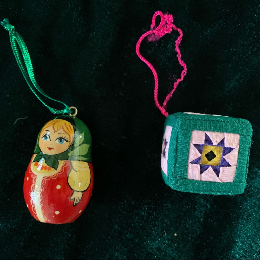 2 Folk Art Ornaments (Quilting Block and Matryoshka Stacking Doll) ~2" - Picture 5 of 6